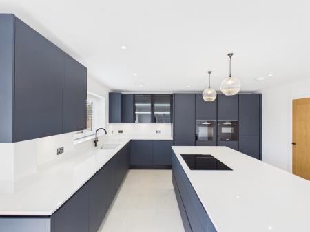 4 bedroom Detached house to let in Aldermaston Road, Pamber Green, Tadley, RG26
