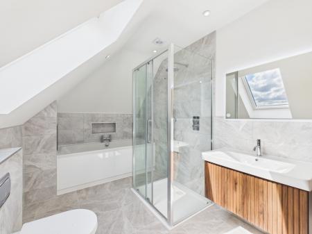 4 bedroom Detached house to let in Aldermaston Road, Pamber Green, Tadley, RG26