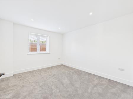 4 bedroom Detached house to let in Aldermaston Road, Pamber Green, Tadley, RG26