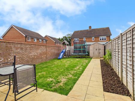 3 bedroom Semi-detached house for sale in Meadowland Close, Bramley, RG26