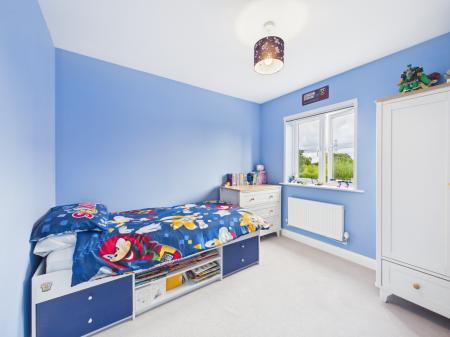 3 bedroom Semi-detached house for sale in Meadowland Close, Bramley, RG26
