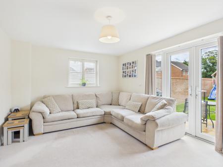 3 bedroom Semi-detached house for sale in Meadowland Close, Bramley, RG26