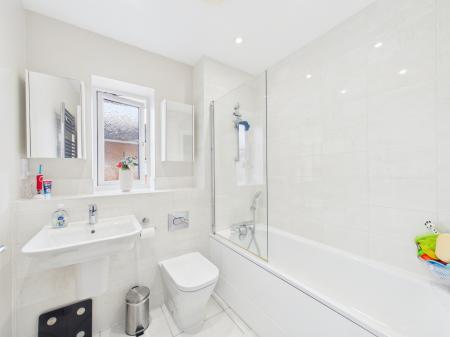 3 bedroom Semi-detached house for sale in Meadowland Close, Bramley, RG26