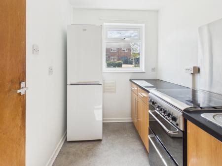 2 bedroom Terraced House to let in Titchfield Close, Tadley, RG26
