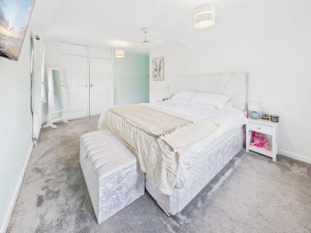 3 bedroom Semi-detached house for sale in Lane End, Bramley, RG26
