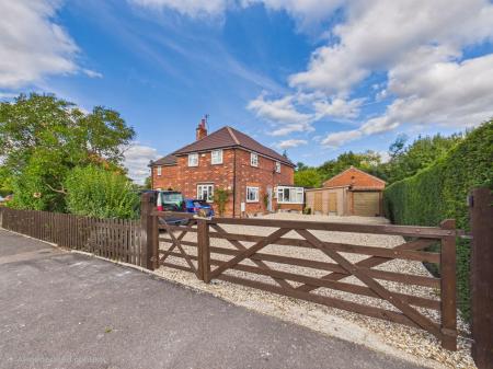 Lane End, Bramley, RG26