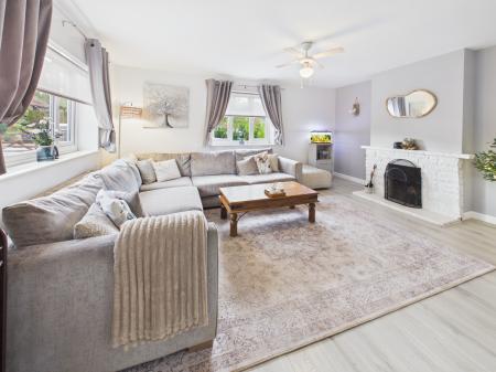3 bedroom Semi-detached house for sale in Lane End, Bramley, RG26
