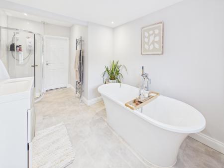 3 bedroom Semi-detached house for sale in Lane End, Bramley, RG26