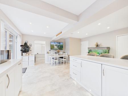 3 bedroom Semi-detached house for sale in Lane End, Bramley, RG26