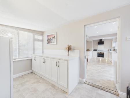 3 bedroom Semi-detached house for sale in Lane End, Bramley, RG26