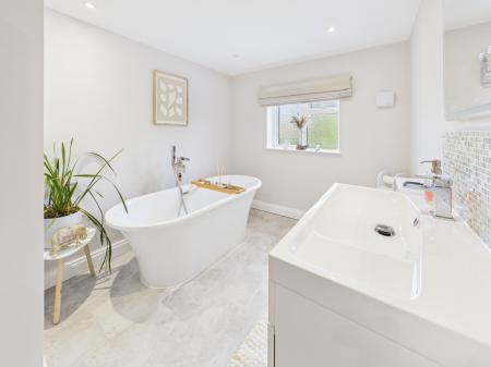 3 bedroom Semi-detached house for sale in Lane End, Bramley, RG26