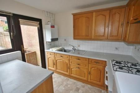 3 bedroom Terraced House to let in Crookham Close, Tadley, RG26