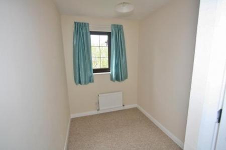3 bedroom Terraced House to let in Crookham Close, Tadley, RG26
