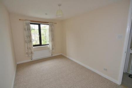 3 bedroom Terraced House to let in Crookham Close, Tadley, RG26
