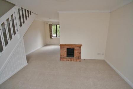 3 bedroom Terraced House to let in Crookham Close, Tadley, RG26