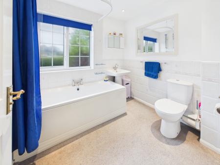 3 bedroom Detached house for sale in Ropley Close, Tadley, RG26