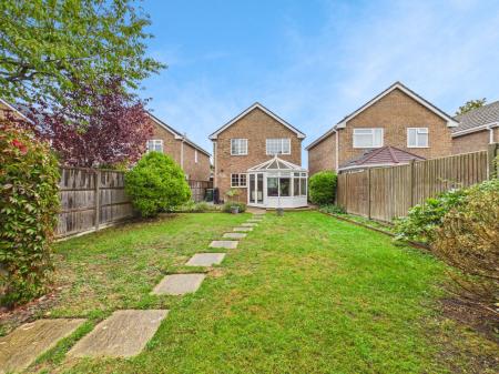 3 bedroom Detached house for sale in Ropley Close, Tadley, RG26