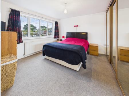 3 bedroom Detached house for sale in Ropley Close, Tadley, RG26