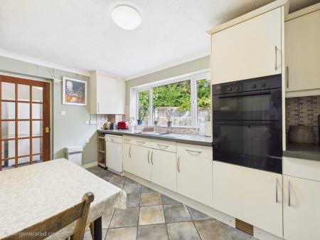 5 bedroom Detached house for sale in Sheridan Crescent, Baughurst, RG26