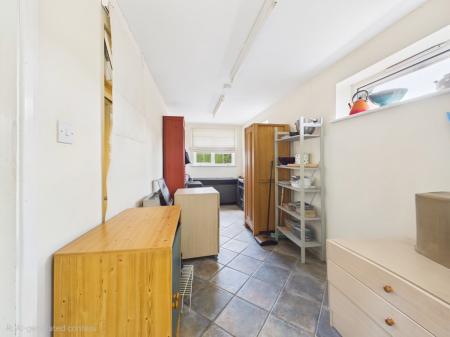 5 bedroom Detached house for sale in Sheridan Crescent, Baughurst, RG26