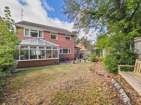 5 bedroom Detached house for sale in Sheridan Crescent, Baughurst, RG26