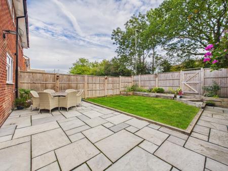 3 bedroom Semi-detached house for sale in Tomlins Close, Tadley, RG26