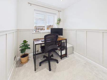 3 bedroom Semi-detached house for sale in Tomlins Close, Tadley, RG26
