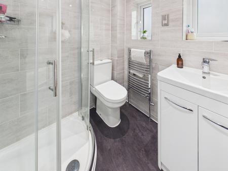3 bedroom Semi-detached house for sale in Tomlins Close, Tadley, RG26