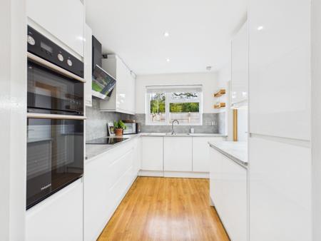 3 bedroom Semi-detached house for sale in Tomlins Close, Tadley, RG26