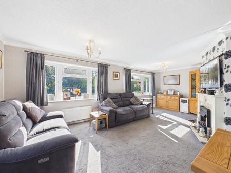 2 bedroom Park home for sale in First Avenue, Aldermaston, RG7
