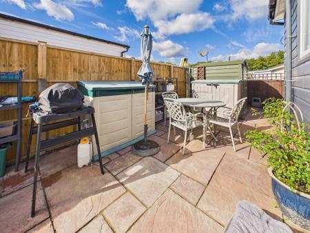 2 bedroom Park home for sale in First Avenue, Aldermaston, RG7