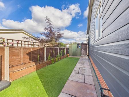 2 bedroom Park home for sale in First Avenue, Aldermaston, RG7