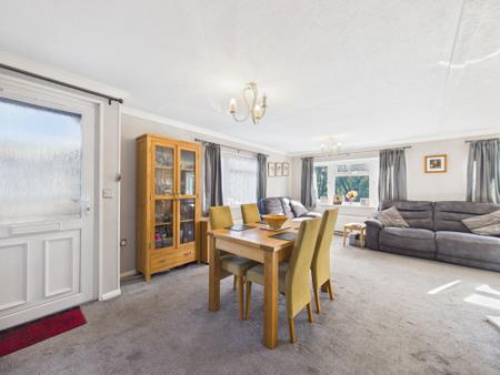 2 bedroom Park home for sale in First Avenue, Aldermaston, RG7