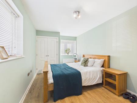 2 bedroom Flat to let in The Den, Tadley, RG26