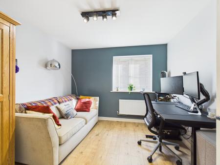 2 bedroom Flat to let in The Den, Tadley, RG26