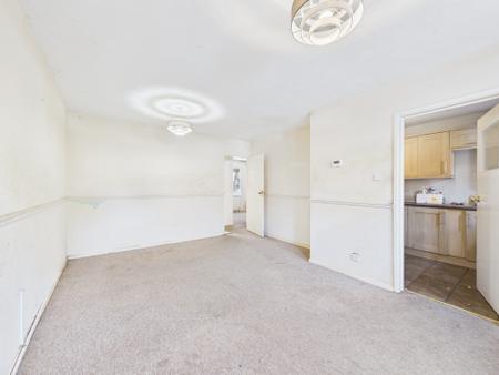 2 bedroom Ground floor maisonette for sale in Linton Close, Tadley, RG26
