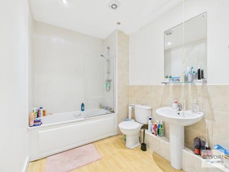 2 bedroom Apartment for sale in Rutland House, 4 Adelaide Lane, Kelham Island, Sheffield, S3