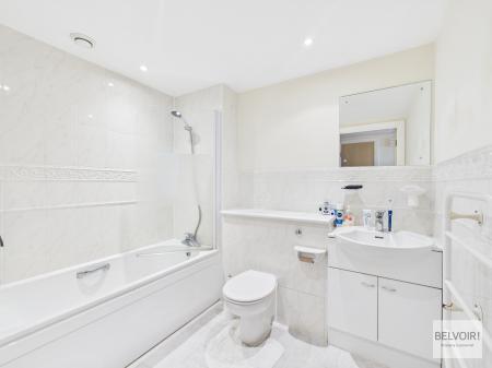 2 bedroom Apartment for sale in West Point, 58 West Street, City Centre, Sheffield, S1