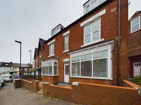 1 bedroom Ground floor flat to let in South View Road, Sharrow, Sheffield, S7