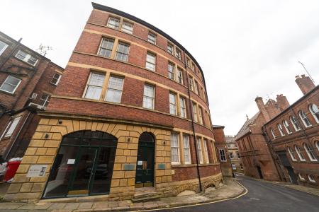 1 bedroom Apartment to let in St Peters Close, City Centre, Sheffield, S1
