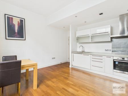 1 bedroom Apartment to let in St Peters Close, City Centre, Sheffield, S1