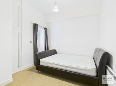 1 bedroom Apartment to let in St Peters Close, City Centre, Sheffield, S1