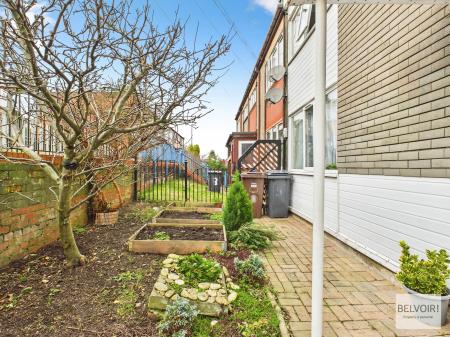 3 bedroom Terraced House for sale in Samuel Place, Sheffield, S2
