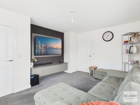 4 bedroom Town house for sale in Manor Park Crescent, Sheffield, S2