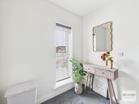 4 bedroom Town house for sale in Manor Park Crescent, Sheffield, S2