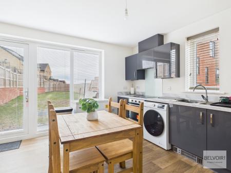 4 bedroom Town house for sale in Manor Park Crescent, Sheffield, S2