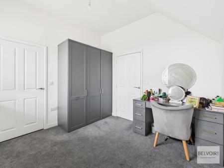 4 bedroom Town house for sale in Manor Park Crescent, Sheffield, S2