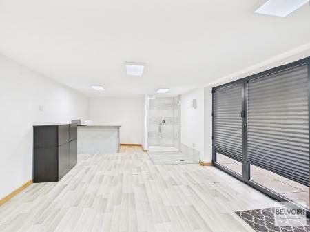 4 bedroom Detached house for sale in Stanley Road, Chapeltown, Sheffield, S35