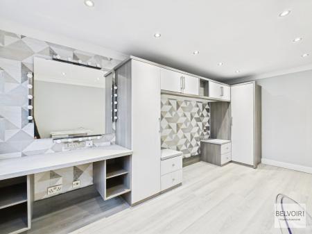 4 bedroom Detached house for sale in Stanley Road, Chapeltown, Sheffield, S35