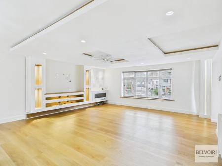 4 bedroom Detached house for sale in Stanley Road, Chapeltown, Sheffield, S35